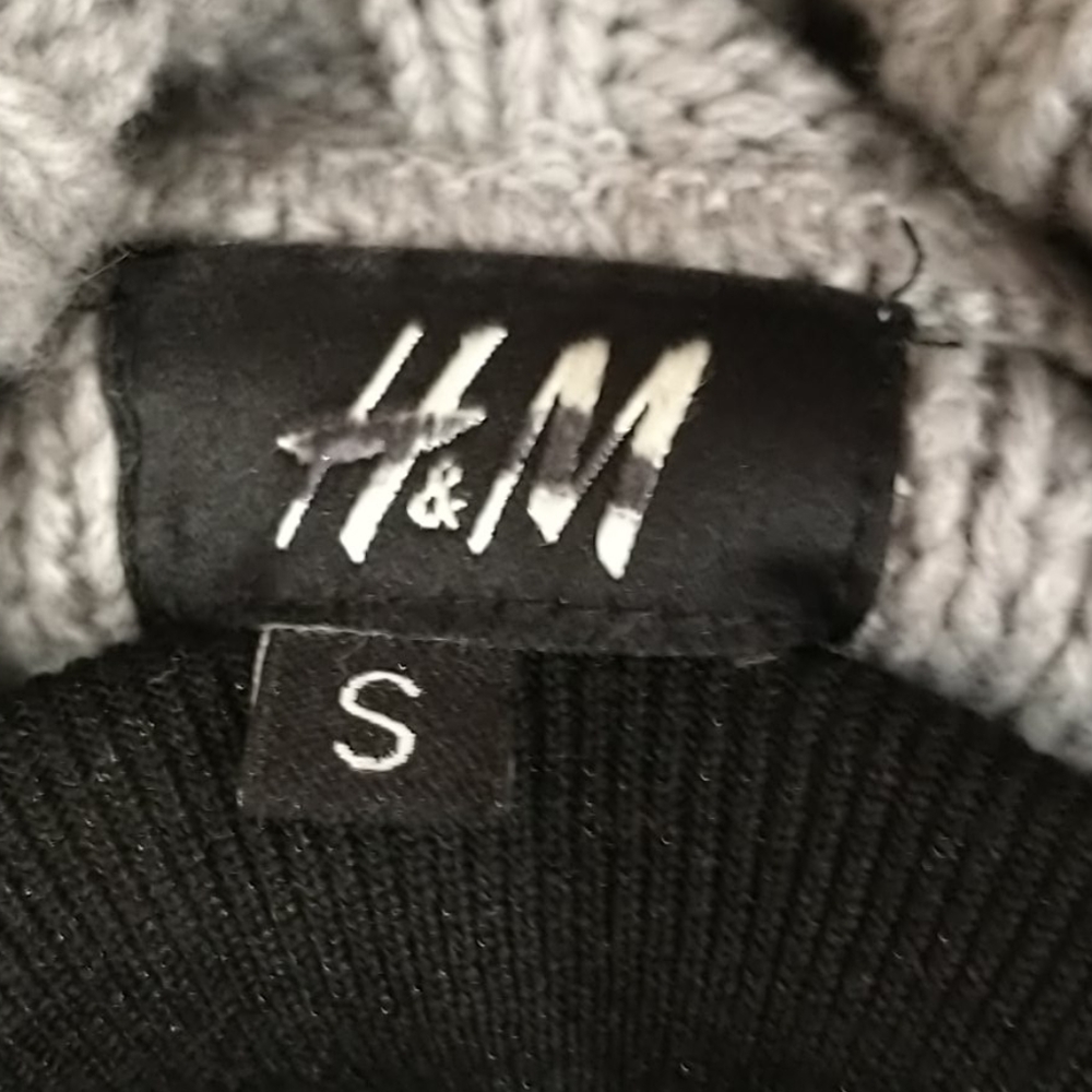 H & M Cable Knit Crop Sweater - Picture 7 of 8